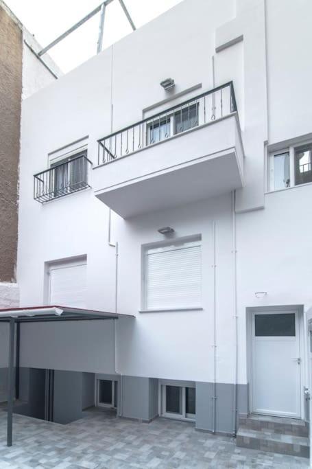 אתונה Downtown Rare And Modern Two Storey Building מראה חיצוני תמונה