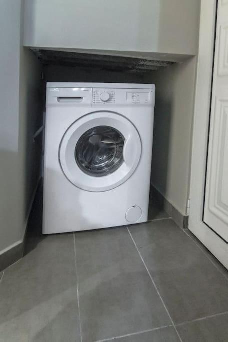 אתונה Downtown Rare And Modern Two Storey Building מראה חיצוני תמונה