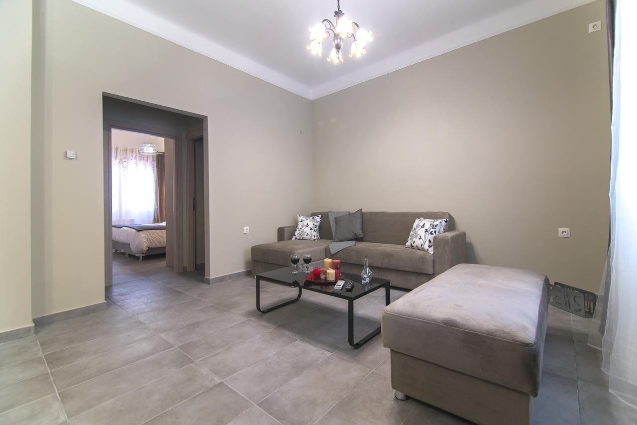 אתונה Downtown Rare And Modern Two Storey Building מראה חיצוני תמונה