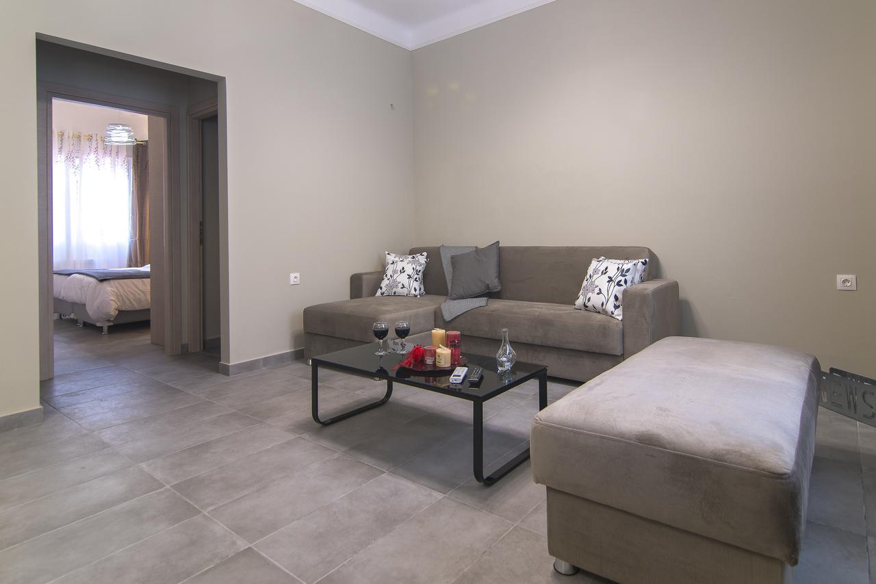 אתונה Downtown Rare And Modern Two Storey Building מראה חיצוני תמונה